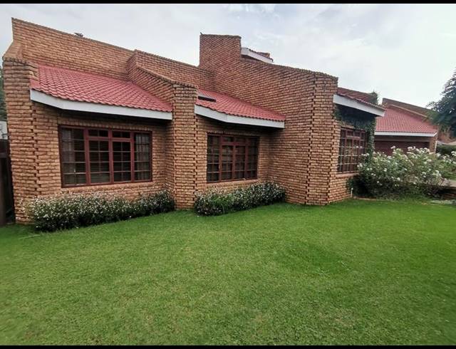 4 BEDROOM HOUSE FOR SALE IN VANDERBIJLPARK SW 5